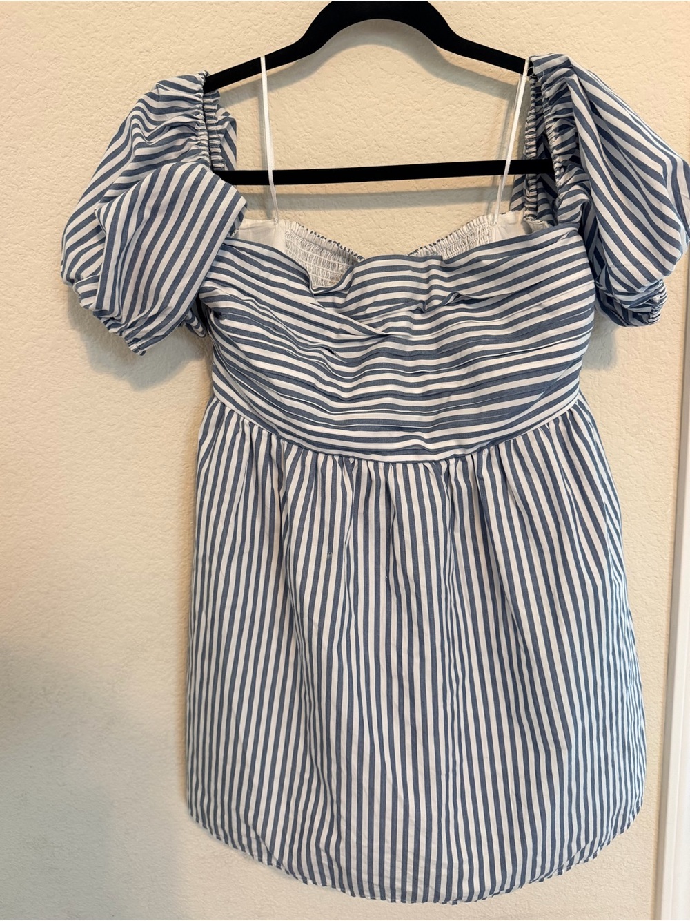 Abercrombie & Fitch Blue and White Striped Puff-Sleeve Sundress